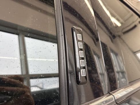 Used 2024 Ford F350 Platinum image 4