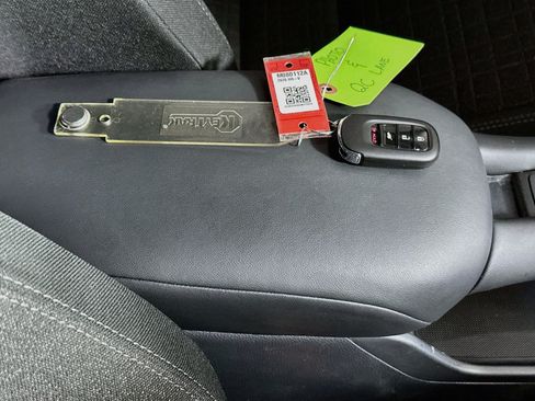 Used 2025 Honda HR-V LX image 33