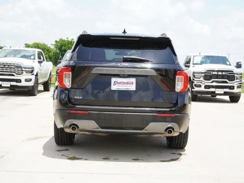 Used 2021 Ford Explorer XLT w/ Equipment Group 202A RWD image 8