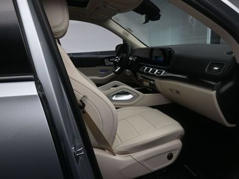 Used 2026 Mercedes-Benz GLS 450 4MATIC image 30