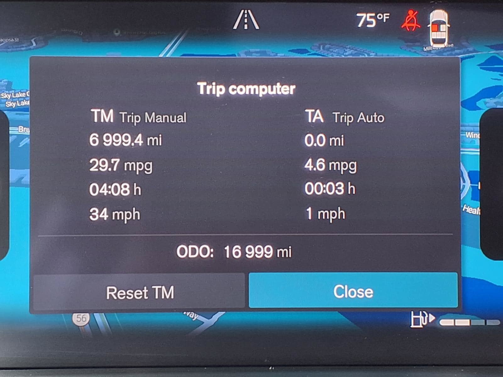 Certified 2025 Volvo XC40 B5 Ultra AWD/4WD image 33