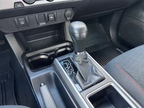 Used 2020 Toyota Tacoma SR5 image 25