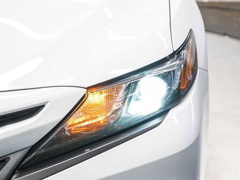 Used 2023 Toyota Camry SE w/ Convenience Package image 7