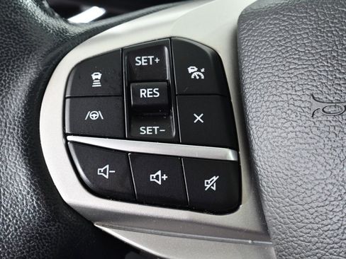 Used 2022 Ford Explorer XLT w/ Equipment Group 202A image 33