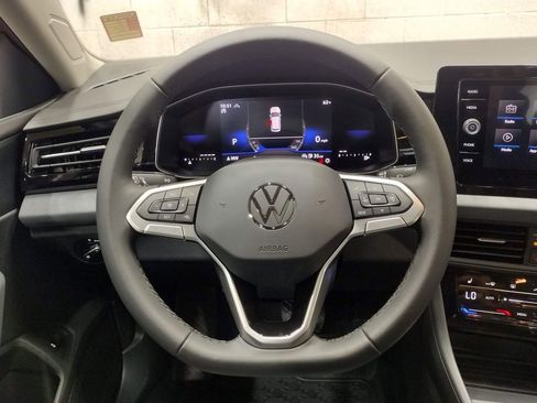 New 2025 Volkswagen Jetta SE image 31