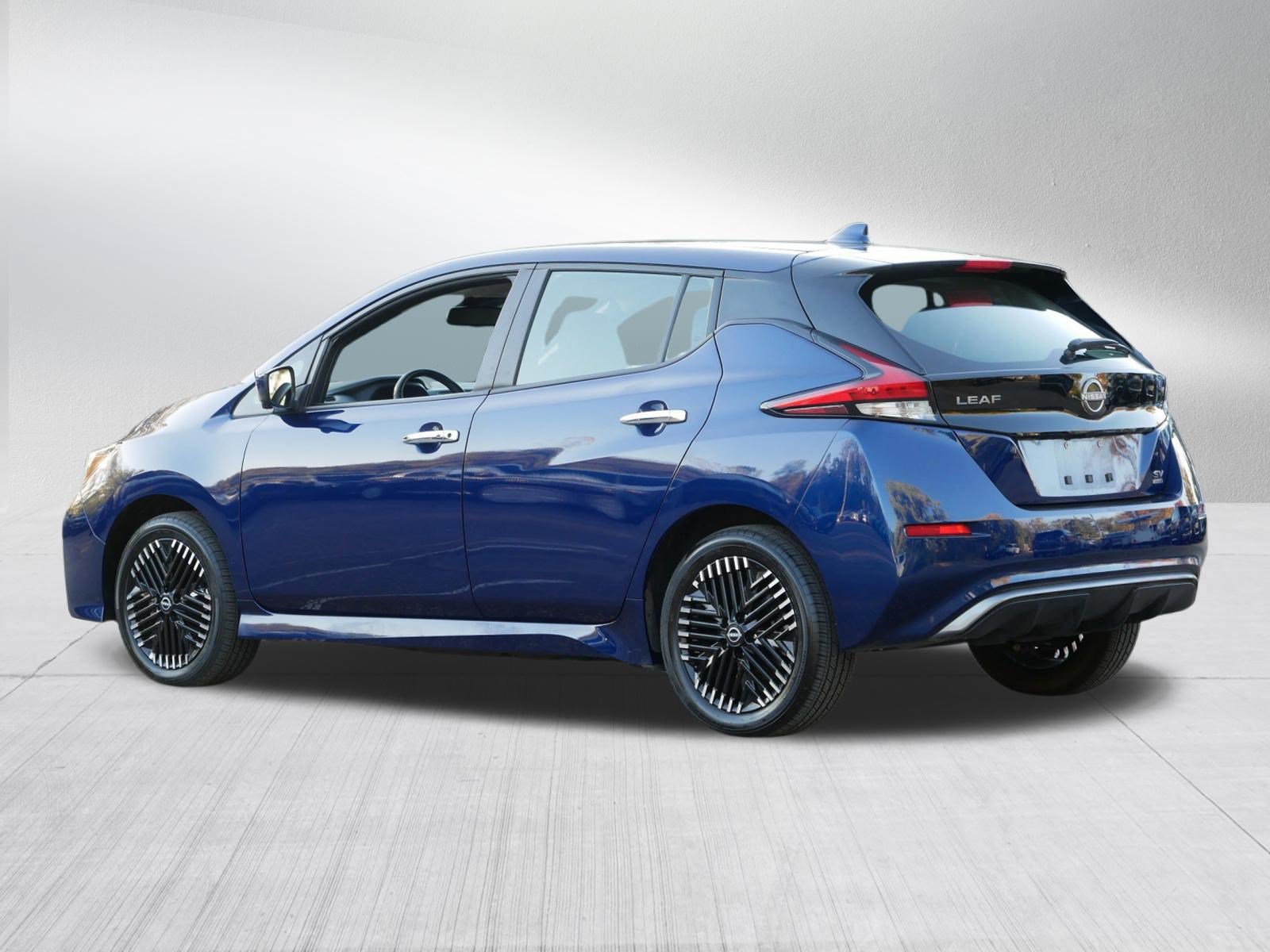 Certified 2025 Nissan Leaf SV Plus FWD image 5