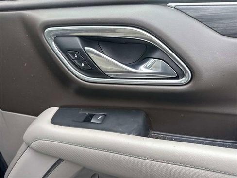 Used 2021 GMC Yukon XL SLT w/ SLT Premium Package image 21