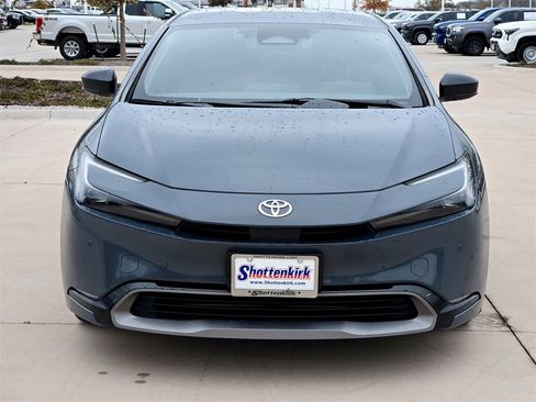 Used 2023 Toyota Prius XLE image 8