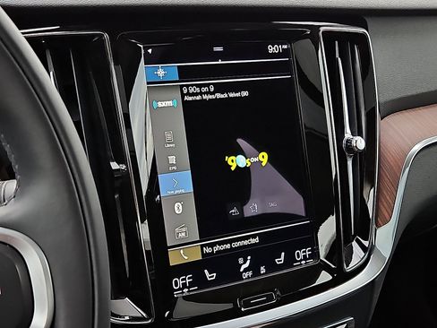 Certified 2022 Volvo S60 B5 Momentum w/ Premium Package image 18