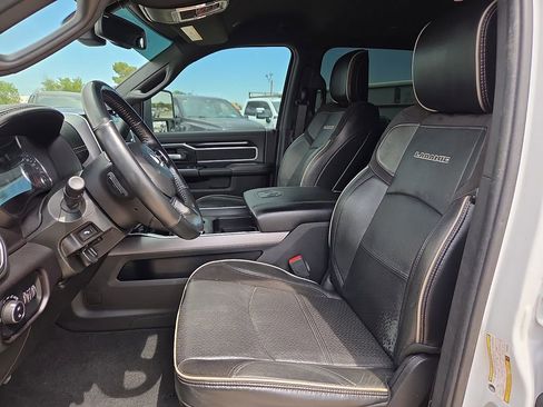 Used 2023 RAM 2500 Laramie w/ Night Edition AWD/4WD image 18