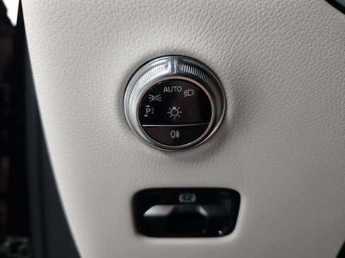 Certified 2026 Mercedes-Benz GLC 300 4MATIC image 9