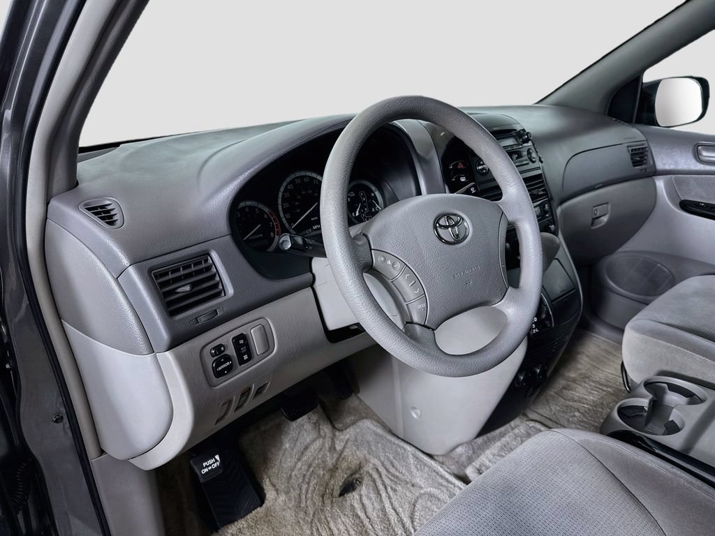 Used 2005 Toyota Sienna LE w/ LE Pkg 6 FWD image 9