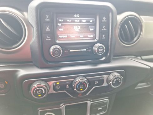 Used 2018 Jeep Wrangler Unlimited Sport AWD/4WD image 28