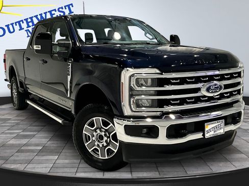 Used 2025 Ford F250 Lariat AWD/4WD image 3