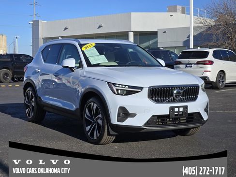 Certified 2024 Volvo XC40 B5 Ultimate w/ Protection Package Premier image 2