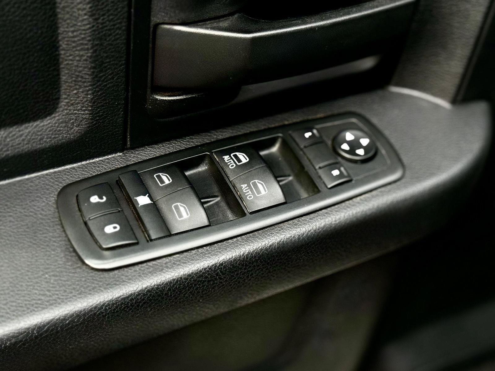 Used 2014 RAM 1500 Tradesman AWD/4WD image 12