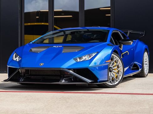 Used 2022 Lamborghini Huracan STO RWD image 3
