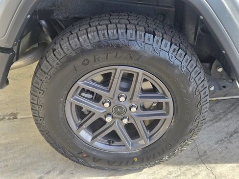 Used 2024 Jeep Wrangler Unlimited Sport AWD/4WD image 9