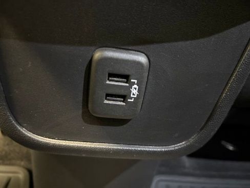Used 2019 Chevrolet Equinox LT w/ Driver Convenience Package FWD image 18