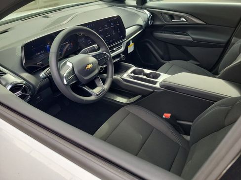 New 2026 Chevrolet Equinox EV LT image 3