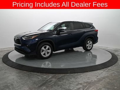 Used 2023 Toyota Highlander LE