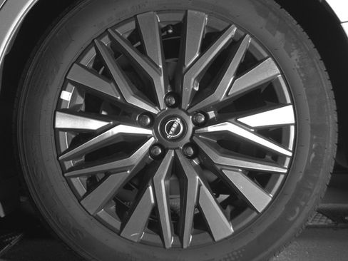 Used 2025 Nissan Altima 2.5 SV image 14