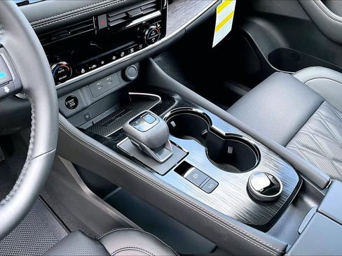 New 2026 Nissan Rogue Platinum image 7