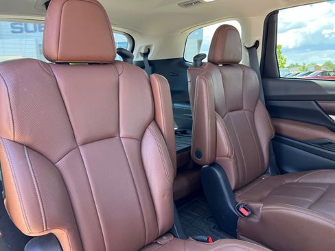 Used 2019 Subaru Ascent Touring AWD/4WD image 18