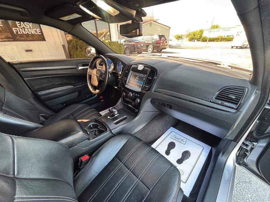 Used 2013 Chrysler 300 S RWD image 37