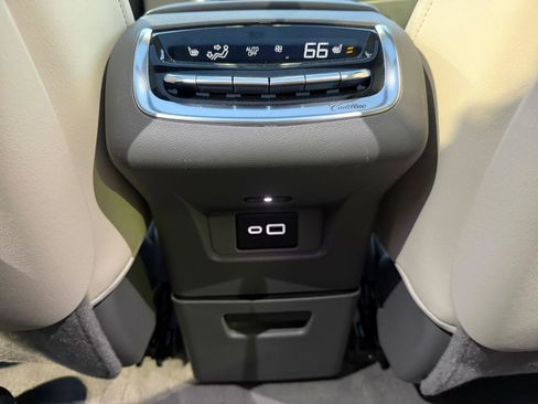 Used 2024 Cadillac XT6 Premium Luxury w/ Technology Package image 25