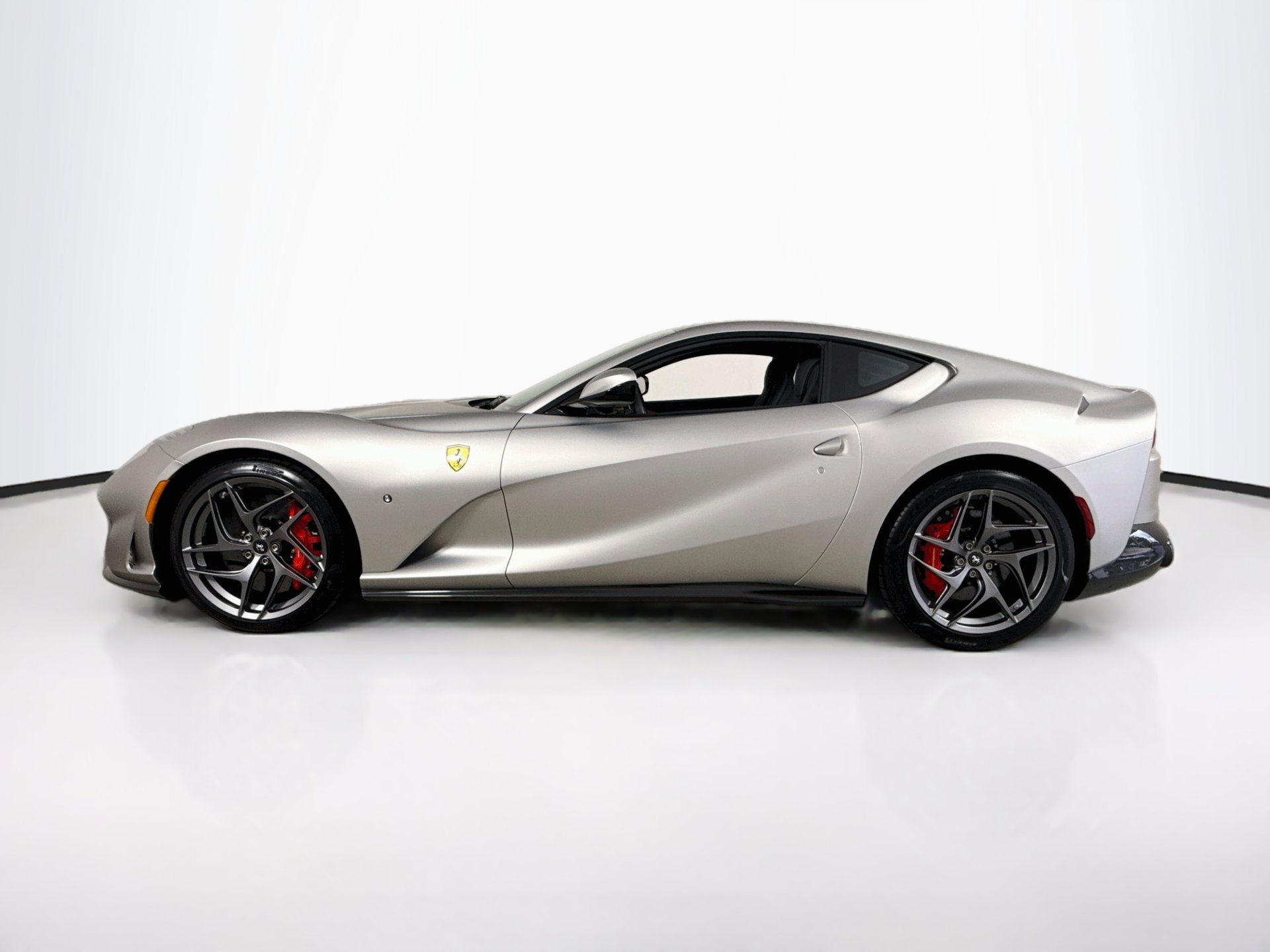 Certified 2018 Ferrari 812 Superfast RWD image 4