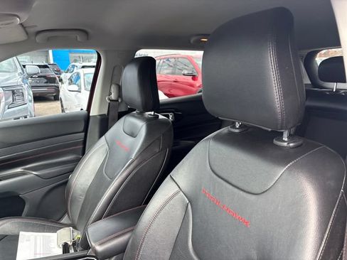 Used 2022 Jeep Compass Trailhawk w/ Trailhawk Elite Group AWD/4WD image 9