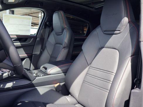 New 2026 Porsche Cayenne Turbo image 5