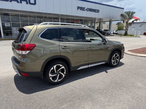 Used 2023 Subaru Forester Touring AWD/4WD image 3