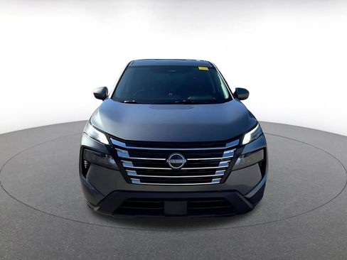 Used 2025 Nissan Rogue SV image 3