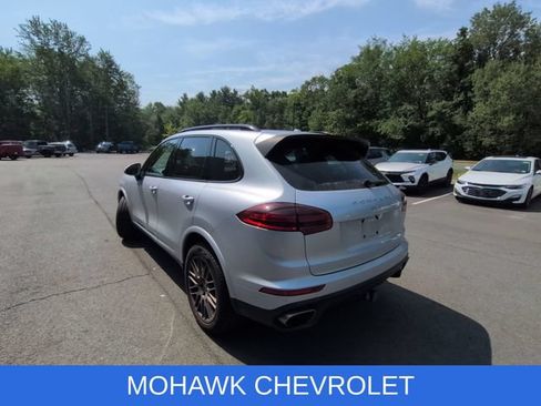 Used 2017 Porsche Cayenne Platinum Edition AWD/4WD image 3