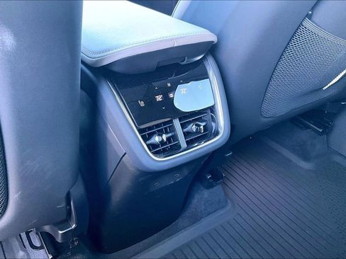 Certified 2025 Volvo EX90 Ultra image 32