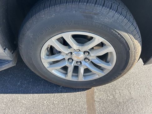 Used 2024 Chevrolet Tahoe LT image 2