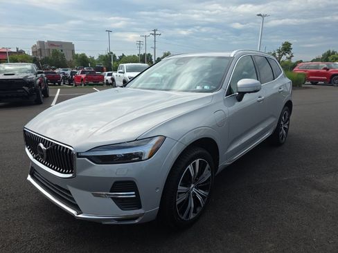 Used 2022 Volvo XC60 T8 Inscription w/ Advanced Package AWD/4WD image 3