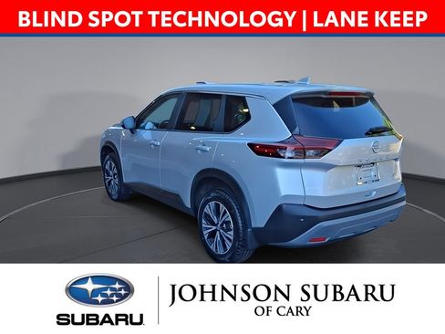 Used 2023 Nissan Rogue SV FWD image 2