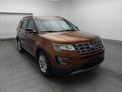 Used 2017 Ford Explorer XLT FWD image 13