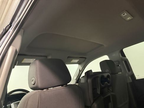 Used 2023 Chevrolet Silverado 1500 Custom image 11