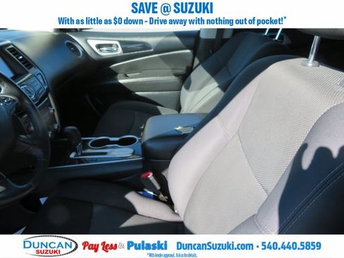 Used 2019 Nissan Pathfinder SV image 11