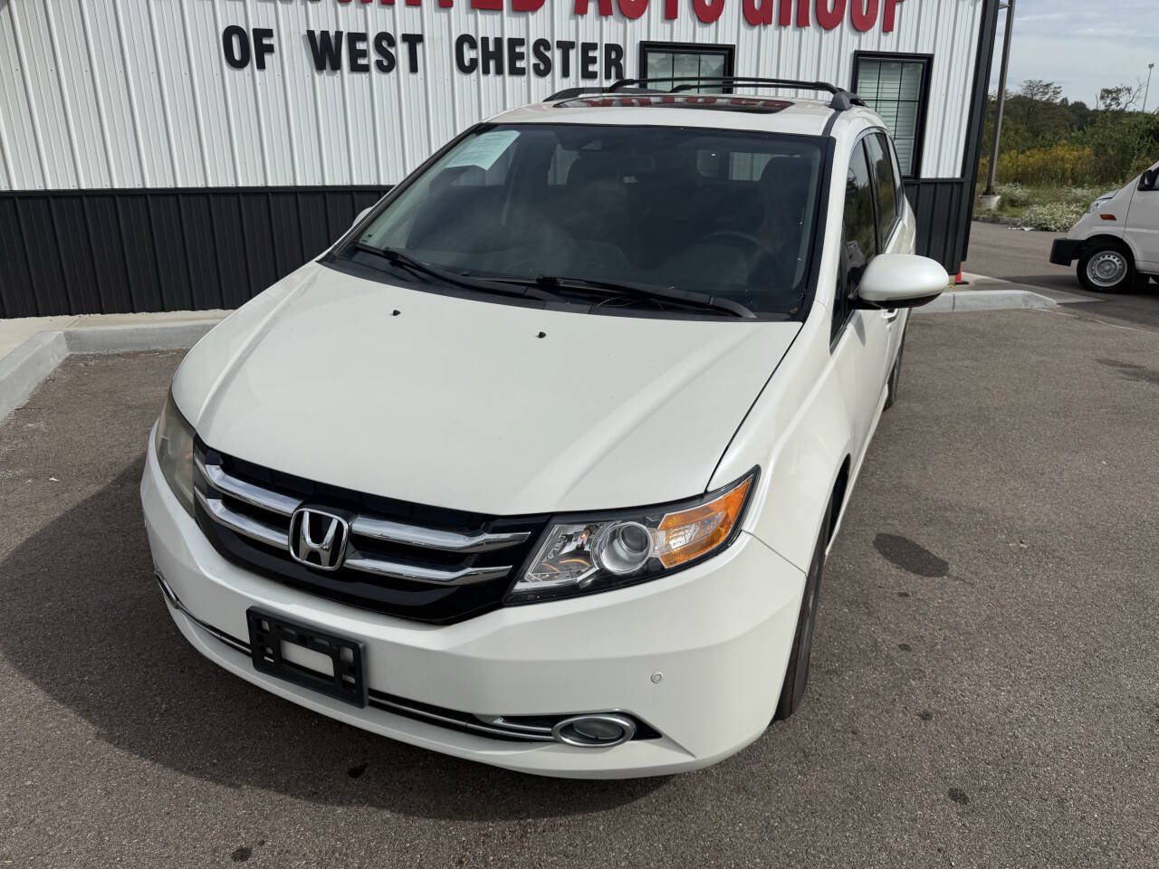 Used 2014 Honda Odyssey Touring Elite image 3