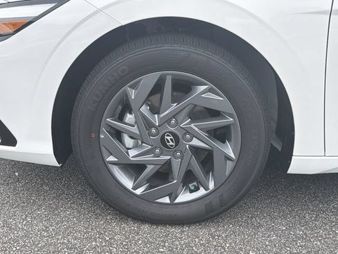 New 2026 Hyundai Elantra Hybrid FWD image 13