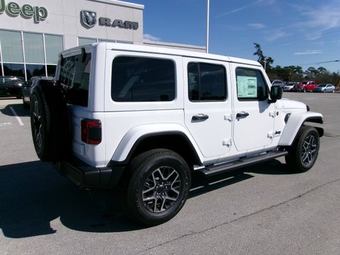 New 2025 Jeep Wrangler Unlimited Sahara image 4