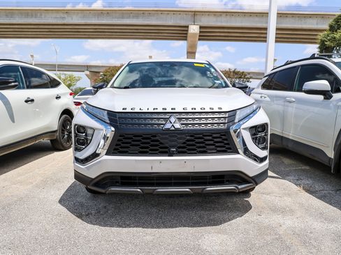 Used 2023 Mitsubishi Eclipse Cross LE AWD/4WD image 4