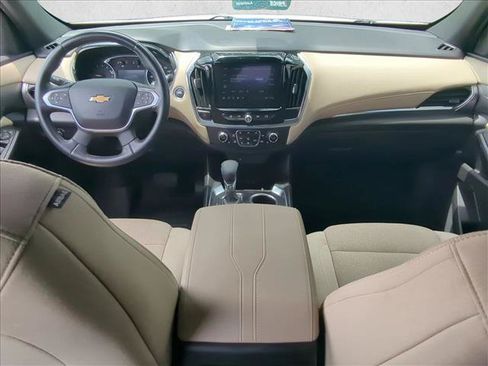 Certified 2023 Chevrolet Traverse LT FWD image 16