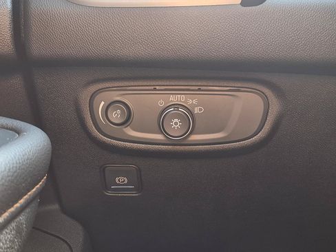 Used 2019 GMC Terrain SLE FWD image 15