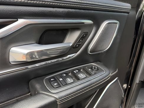 Used 2019 RAM 1500 Laramie AWD/4WD image 23